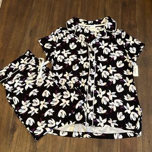 SOMA Rich Black Floral Cool Nights PJs Short Sleeve/Crop Pants Size L NWT Soft